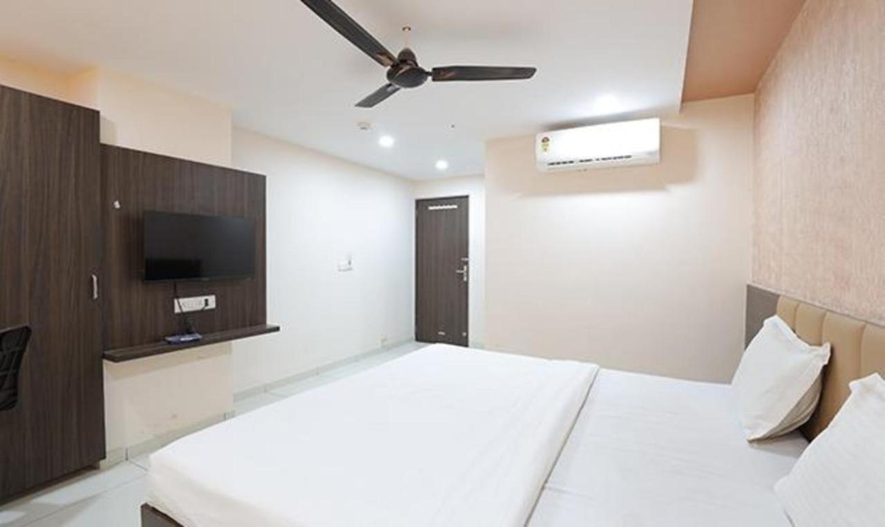 Fabhotel The Heaven อาเมดาบัด ภายนอก รูปภาพ