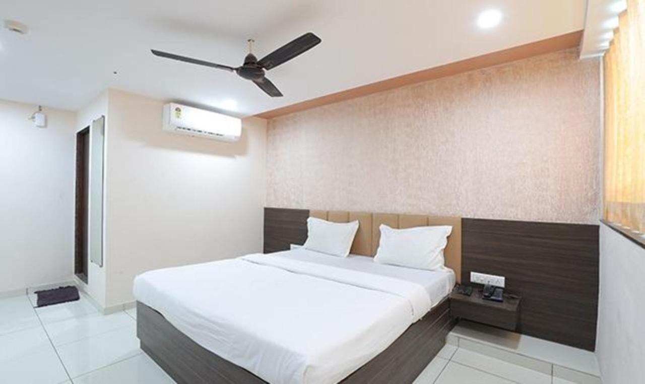 Fabhotel The Heaven อาเมดาบัด ภายนอก รูปภาพ