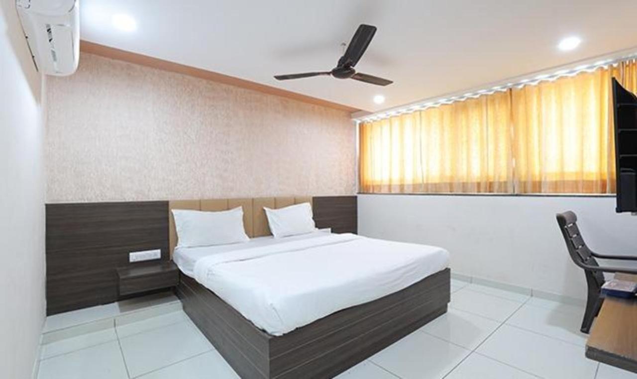 Fabhotel The Heaven อาเมดาบัด ภายนอก รูปภาพ