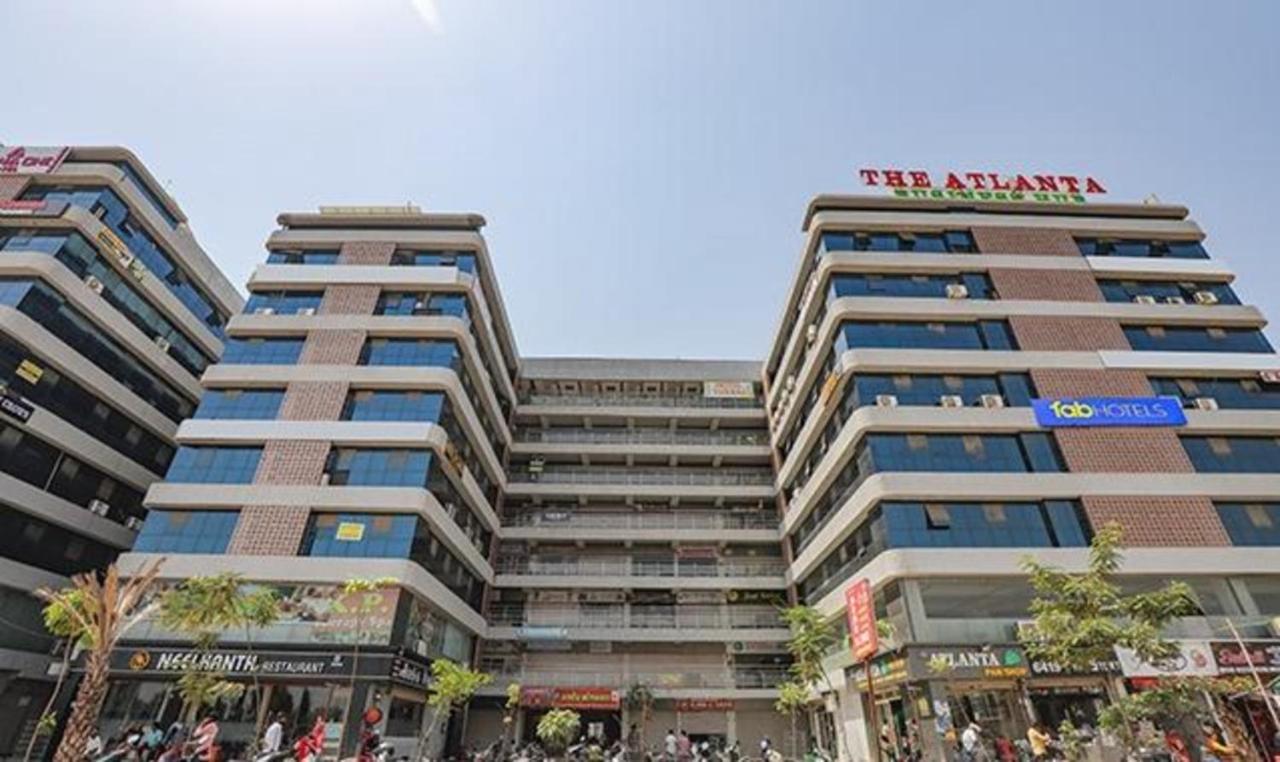 Fabhotel The Heaven อาเมดาบัด ภายนอก รูปภาพ